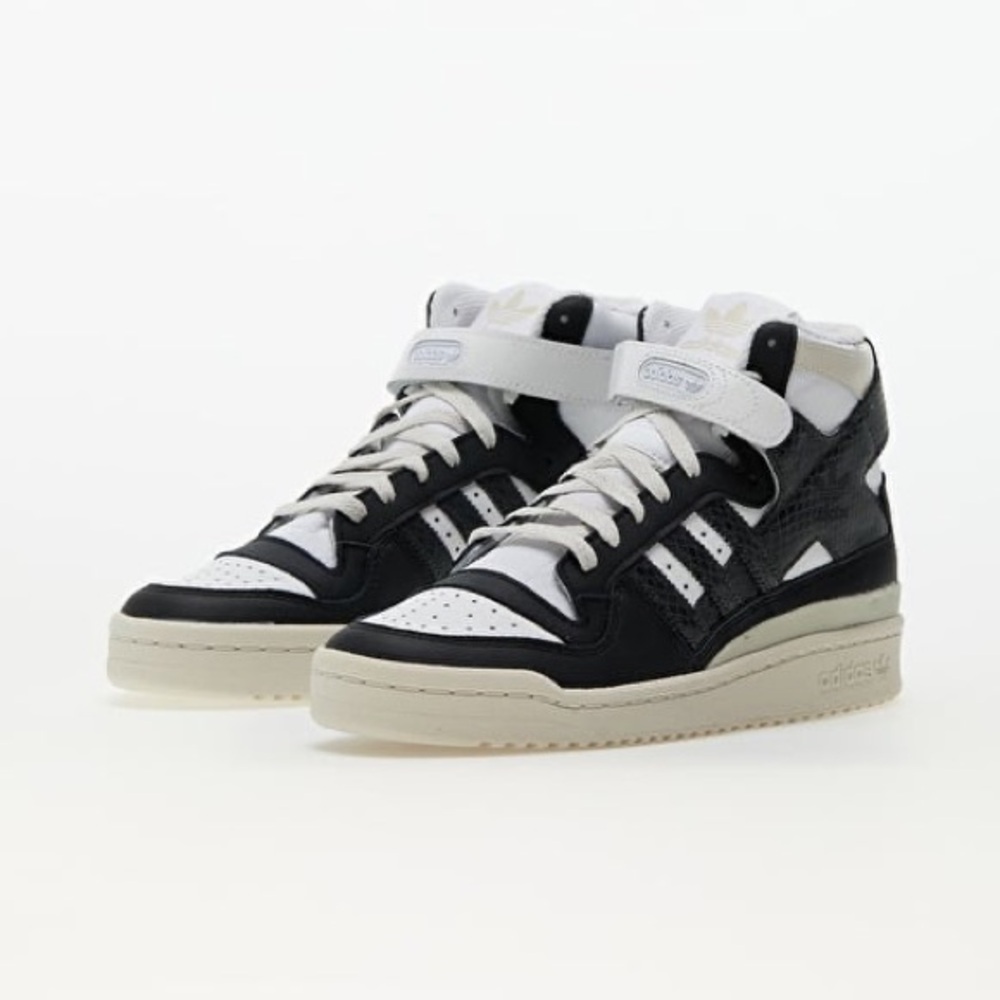 ✨ADIDAS FORUM 84 HI SNEAKERS SIZE 5